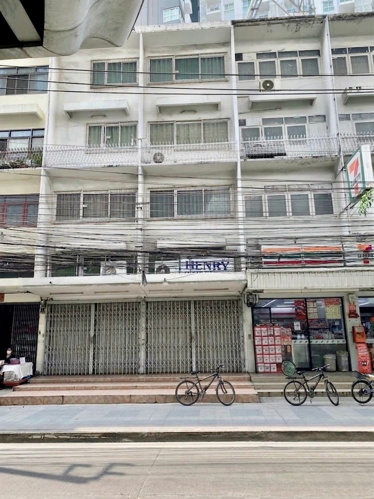 For SaleShop HouseBang Sue, Wong Sawang, Tao Pun : Commercial building opposite MRT Wongsawang / 2 units (for sale), Commercial Building opposite MRT Wongsawang / 2 Units (FOR SALE) BNS024