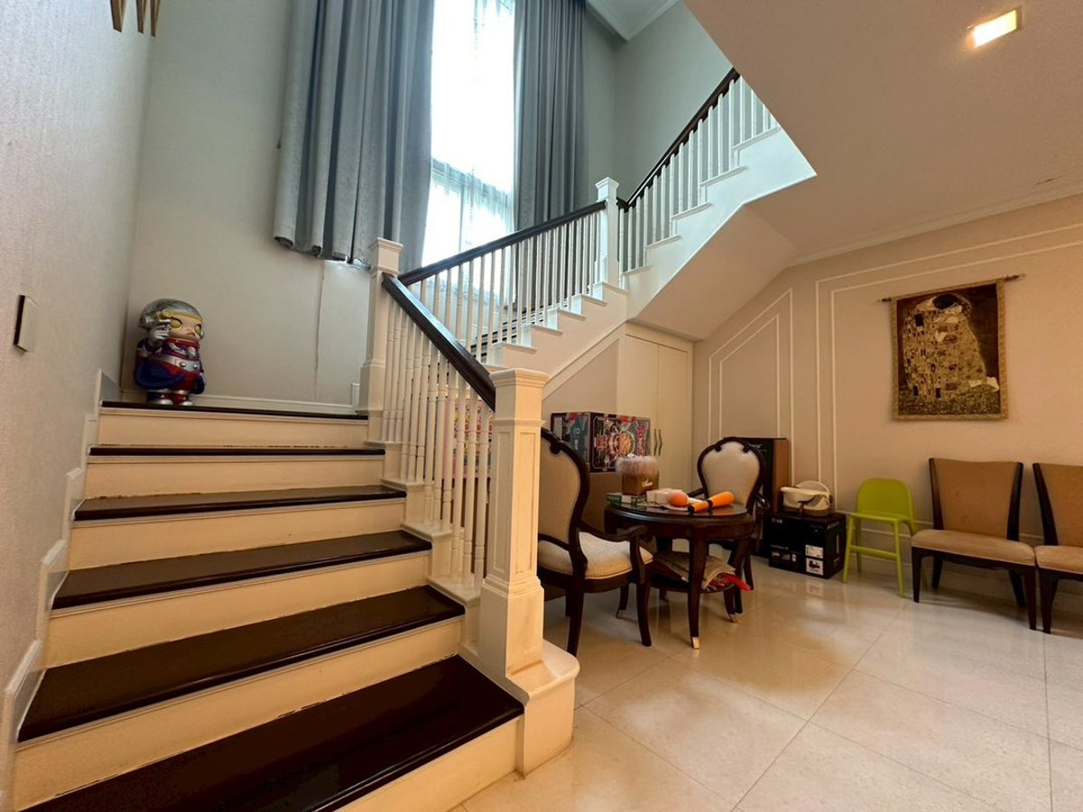 ขายบ้านบางนา แบริ่ง ลาซาล : ขายบ้านเดี่ยว 2 ชั้น หมู่บ้านนาราสิริ บางนา ทำเลดี เดินทางสะดวก