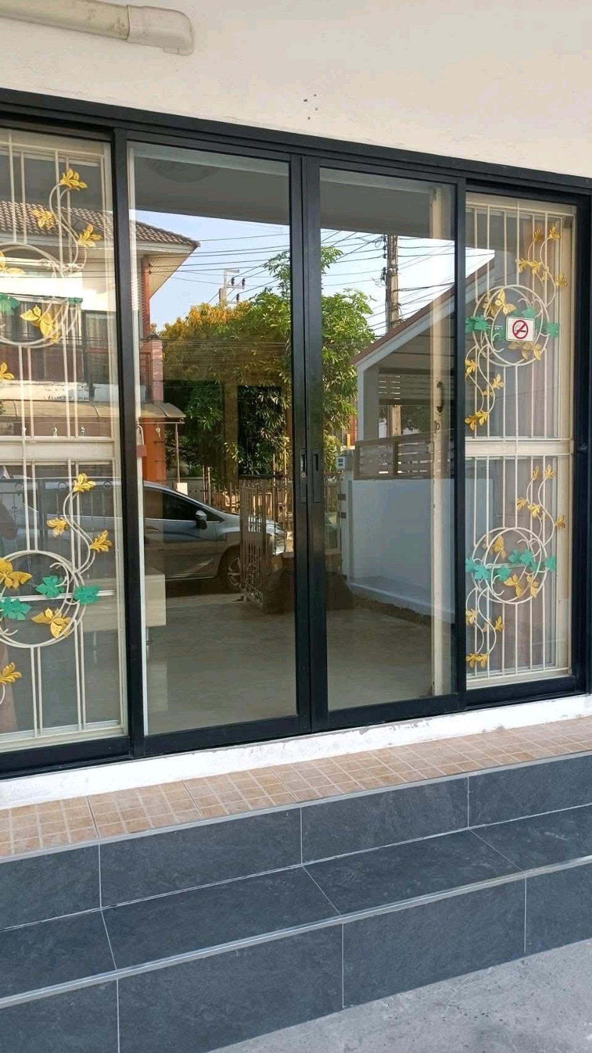 ให้เช่าทาวน์โฮมลาดกระบัง สุวรรณภูมิ : 🍃💫 ทำเลดี ตรงข้ามนิคมเจโม พร้อมอยู่ เฟอร์ครบ เข้าอยู่ได้ทันที!