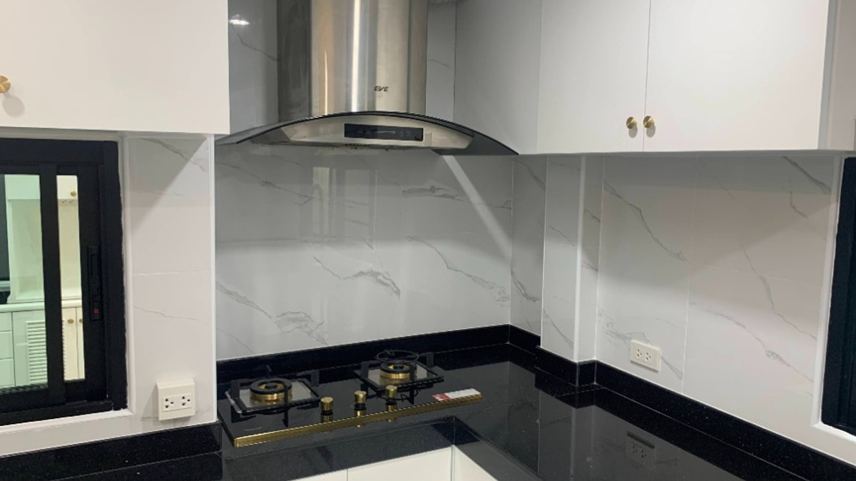 ให้เช่าบ้านโชคชัย4 ลาดพร้าว71 : บ้านเดี่ยว 2 ชั้น รีโนเวทใหม่ สไตล์โมเดิร์น ทำลเดี ให้เช่า ย่านลาดพร้าว-โชคชัย4 ใกล้โรงพยาบาลเปาโล โชคชัย 4 เพียง 2 กม.