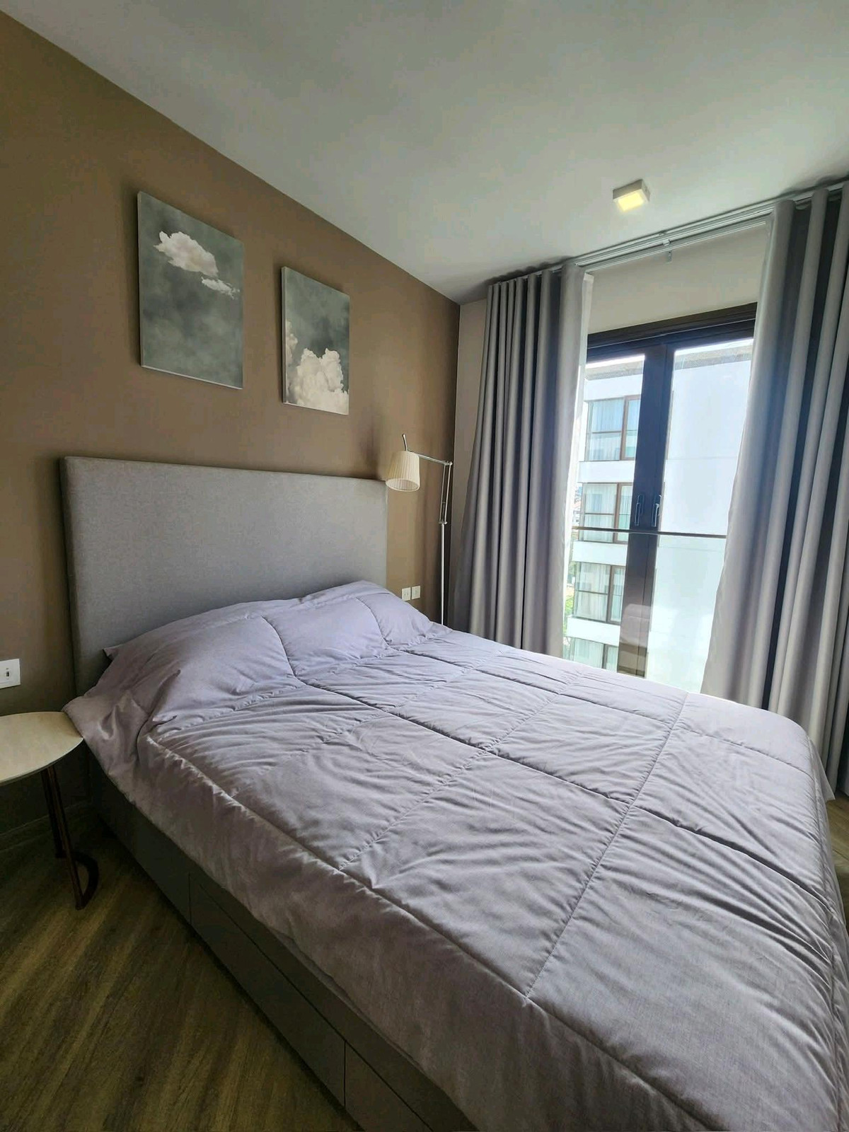 For RentCondoSukhumvit, Asoke, Thonglor : ✨ Minimal Luxury condo in the heart of Thonglor, corner room, pool view, good atmosphere, convenient travel ✨