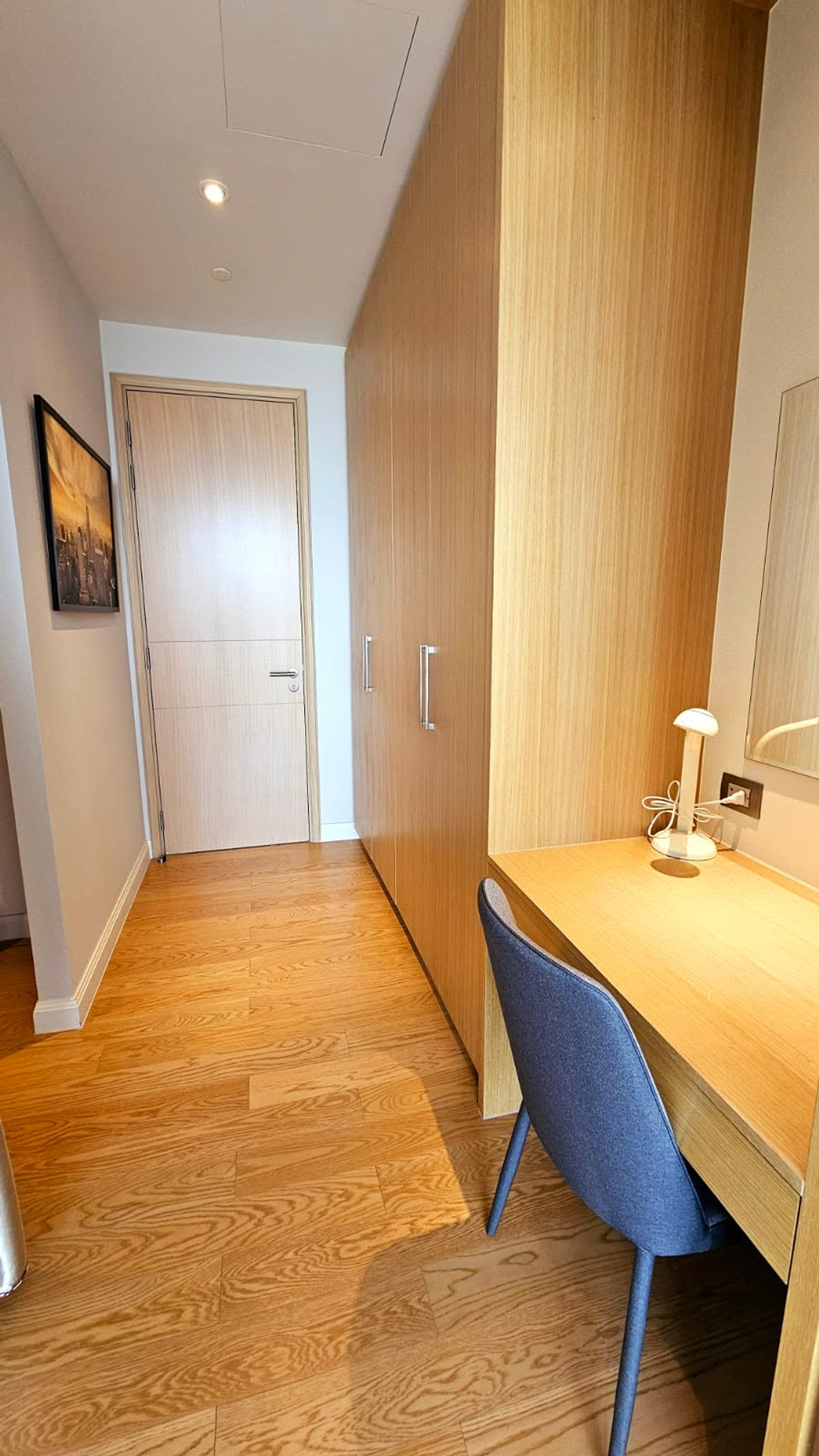 For RentCondoWongwianyai, Charoennakor : ⭐️ Magnolias Waterfront Residences ⭐️ 1 bedroom 79 sq m., luxury room, well decorated. Very beautiful view, ready to move