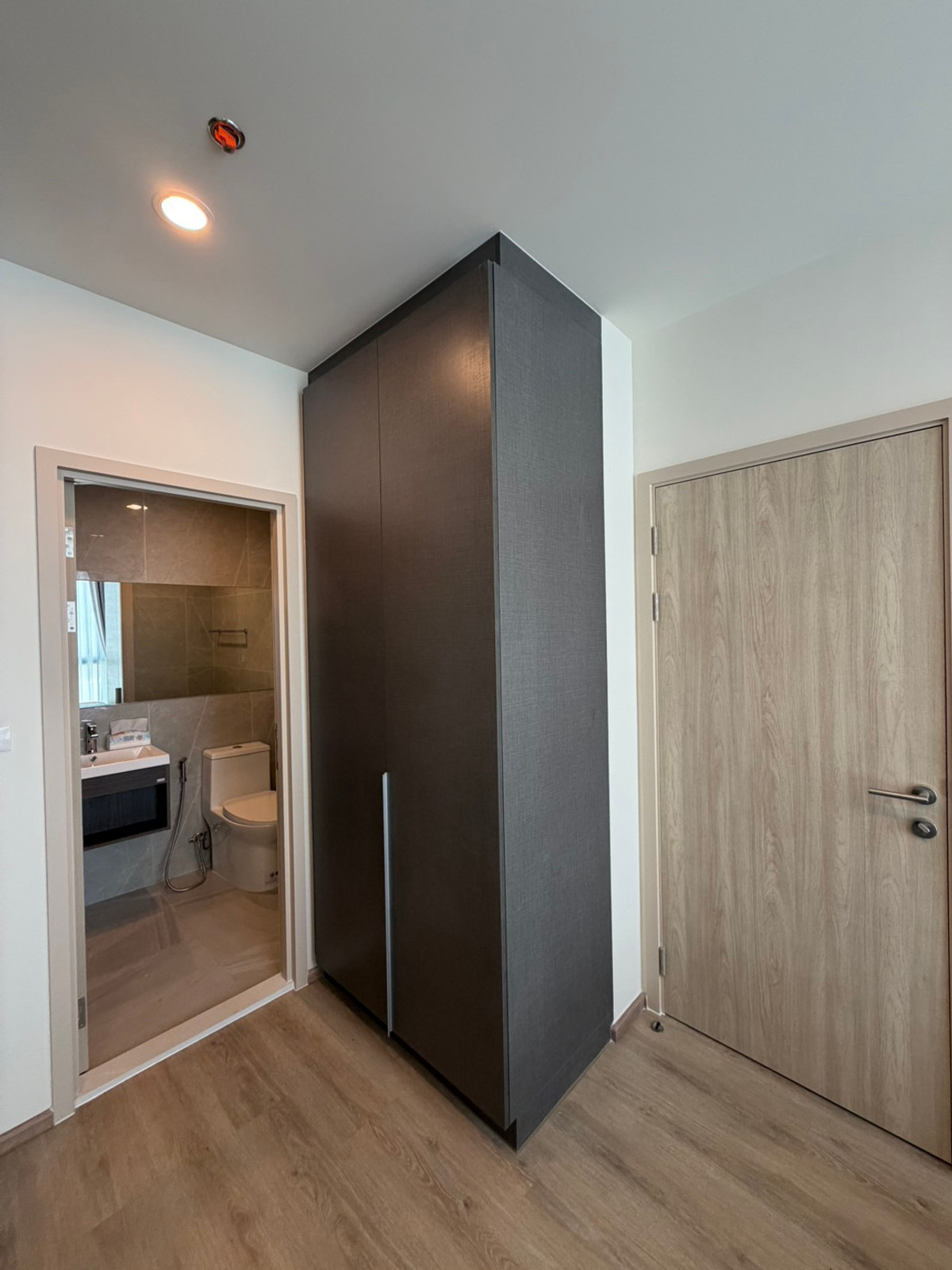 For RentCondoRama9, Petchburi, RCA : Nue District R9 | Room ready to move in, separate kitchen, high floor 📞 Line:@pukkhome (with @ )