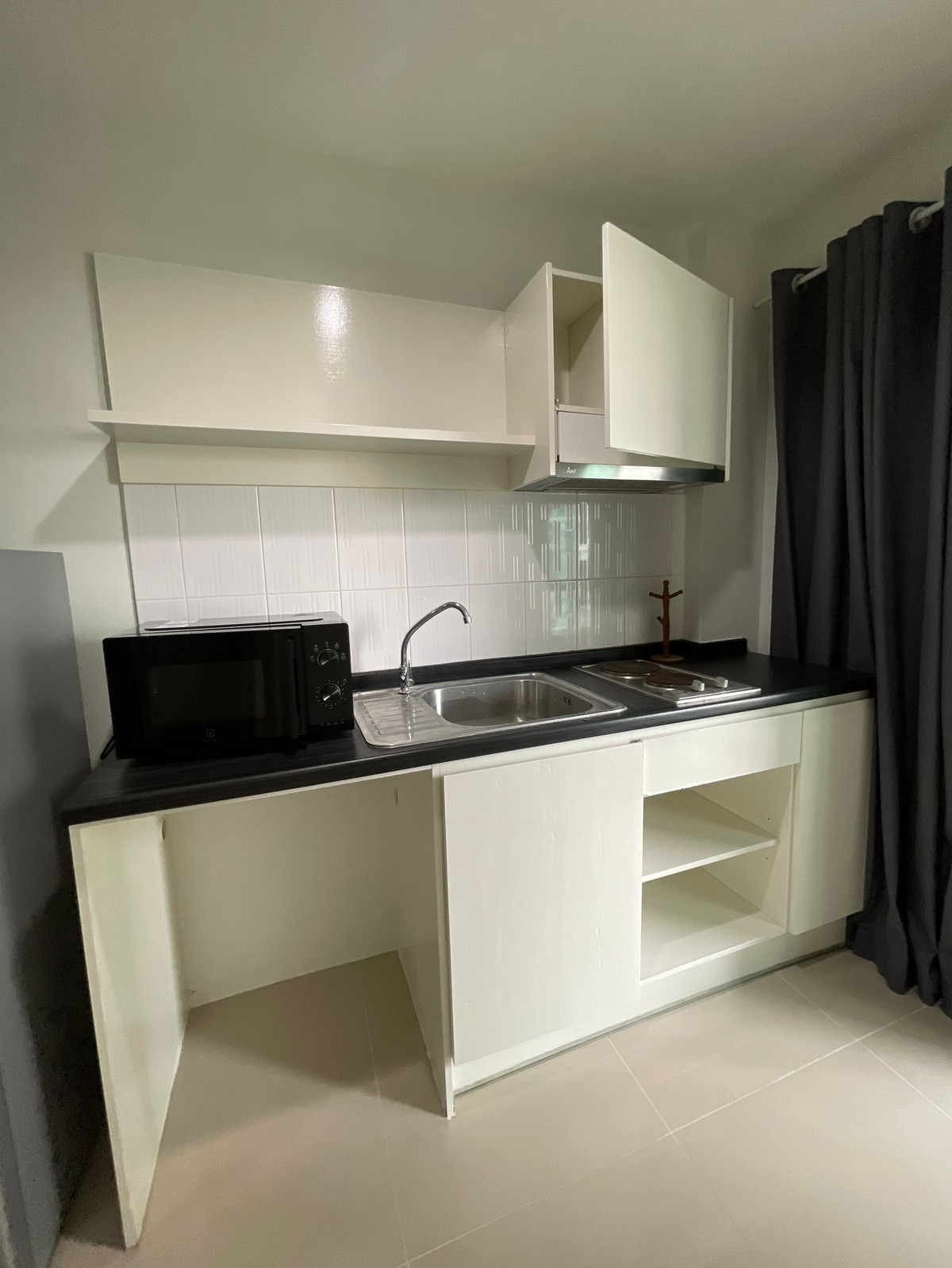 For RentCondoRama9, Petchburi, RCA : !! Beautiful room for rent, Condo Aspire Rama 9, near MRT Rama 9.