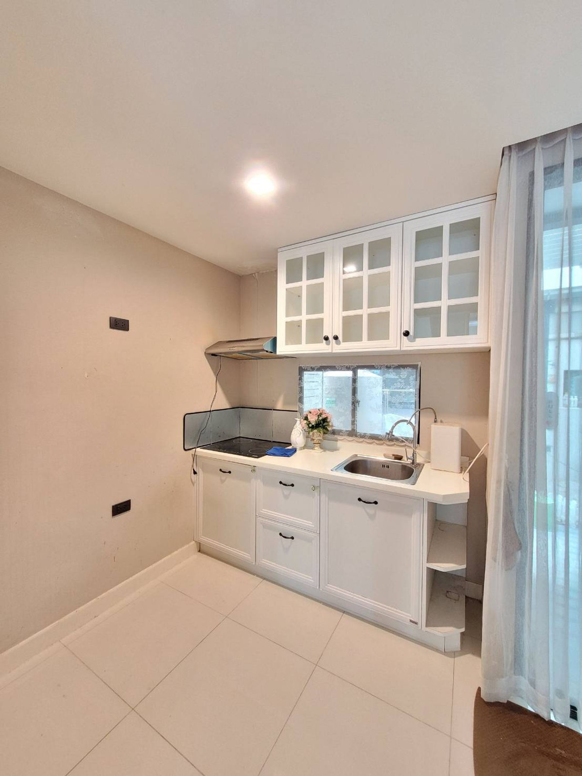 ขายทาวน์โฮมเกษตรศาสตร์ รัชโยธิน : ทาวน์โฮม 4ชั้น ซอยวิภาวดี64 เข้าออกได้หลายทาง ใกล้สนามบิน โถงเพดานสูง แบบ double volume ตกแต่งใหม่หมด