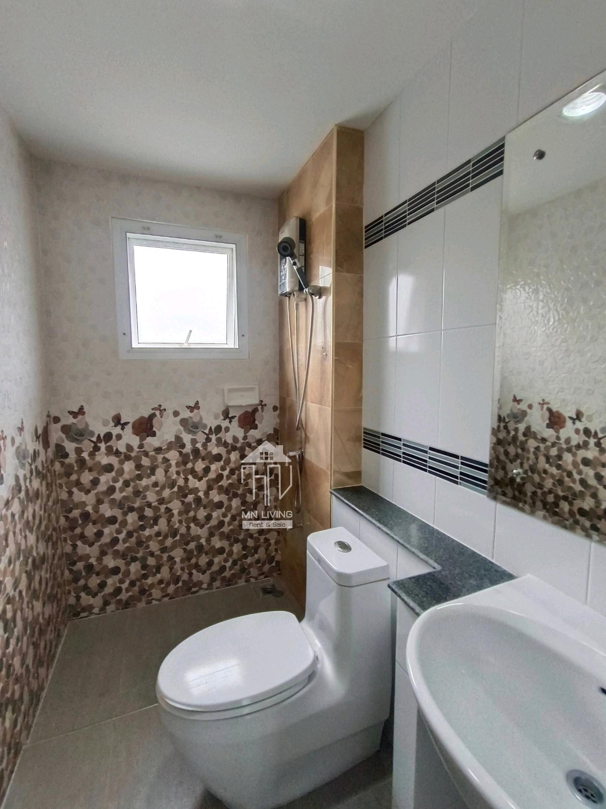 ให้เช่าบ้านปทุมธานี รังสิต ธรรมศาสตร์ : ให้เช่าบ้านเดี่ยว ทำเลดี ใกล้ ม. ธรรมศาสตร์ รังสิต ตกแต่งครบ โครงการ กฤษดา แกรนด์ พาร์ค พหลโยธิน - รังสิต