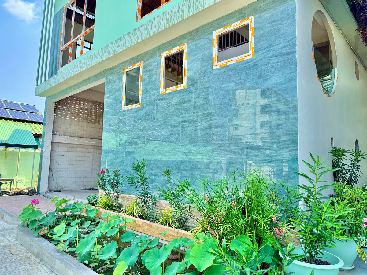 For RentOfficeRattanathibet, Sanambinna : 📢 [For Rent] Prime Office & Warehouse Complex – Rewadee Soi 7, near Nonthaburi Government Center! 🏢✨  Spacious area with versatile functions, perfect for a modern office, warehouse, or distribution center.