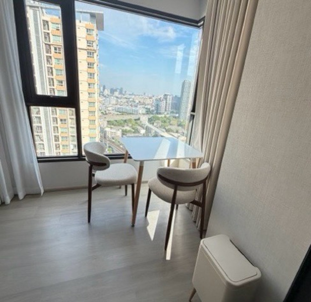 For RentCondoOnnut, Udomsuk : Aspire Onnut Station
Room Type : 1 Bed 1 Bath 
Price : 30,000 baht/month (Call 0946242014) Nui