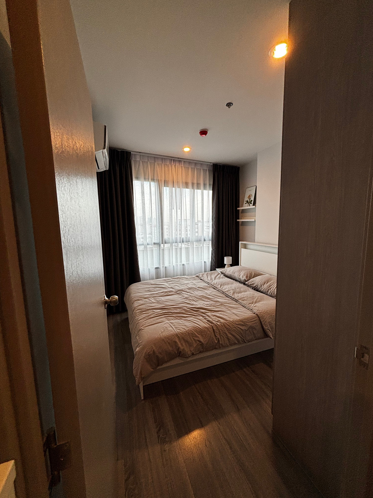ให้เช่าคอนโดเสรีไทย-นิด้า : IDEO Ramkamheang - Lamsali - 1 bedroom plus 40 ตร.ม. ให้เช่าเพียง 22,000 บาท/เดือน