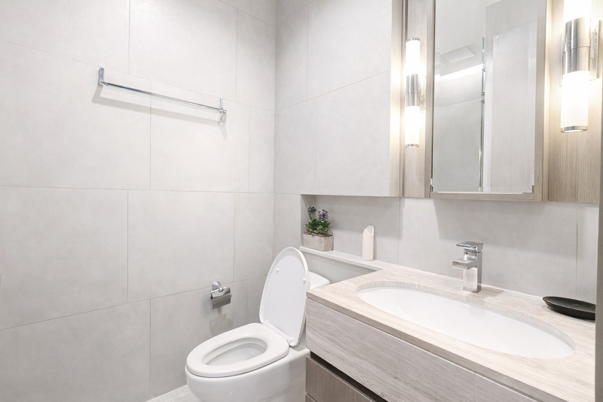 ขายคอนโดสาทร นราธิวาส : ขายด่วน The Diplomat Sathorn ห้องใหญ่ 2 ห้องนอน สุดพรีเมียม แต่งครบ พร้อมอยู่ นัดหมายเข้าชมทัก 063-616-5390