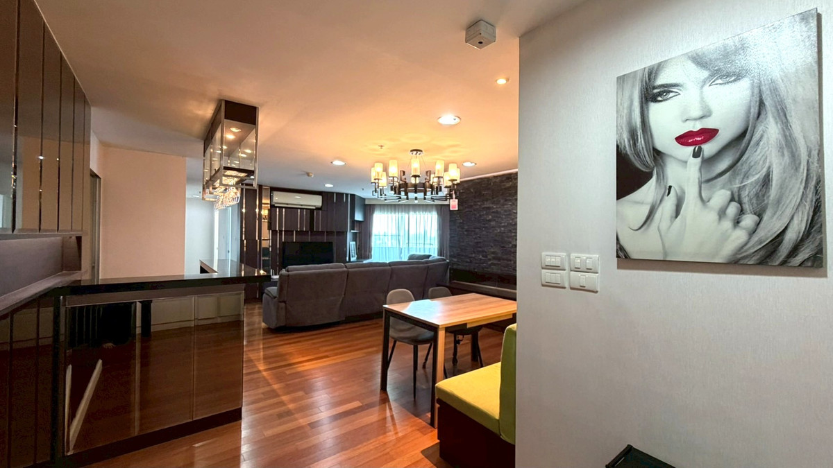 For RentCondoRama9, Petchburi, RCA : ✨ Big room, Rare Item! 3 bedrooms in the heart of Rama 9 | Live seriously, live life to the fullest ✨