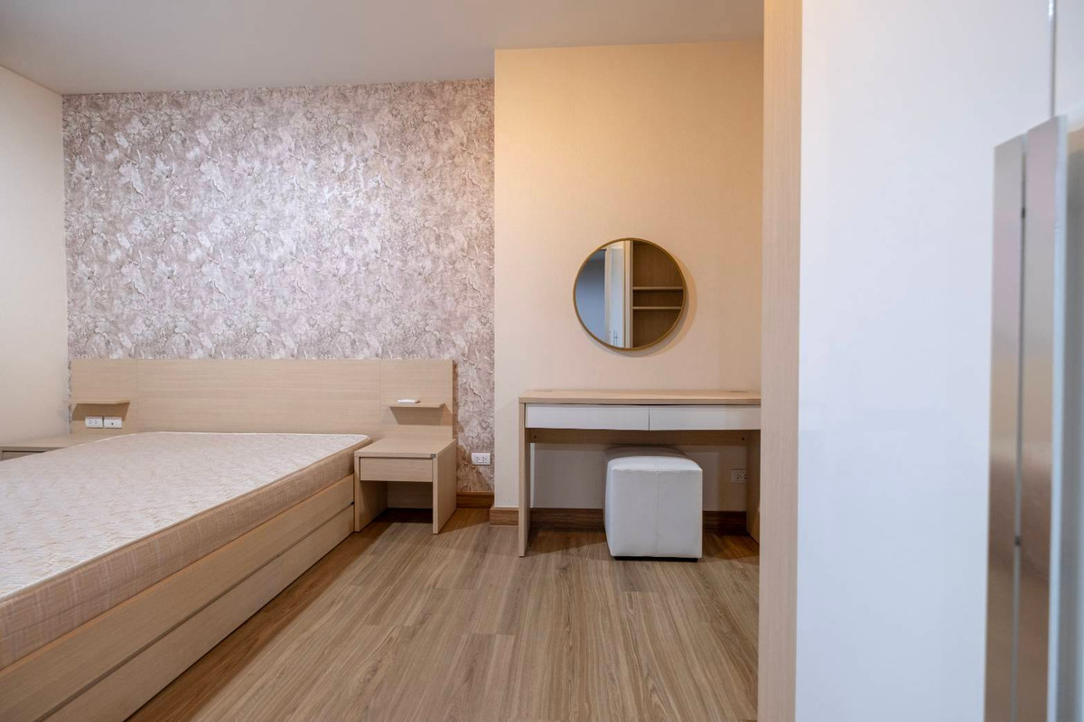 For RentCondoRatchadapisek, Huaikwang, Suttisan : For Rent: Rhythm Ratchada, 18,000 THB [MKr260419]