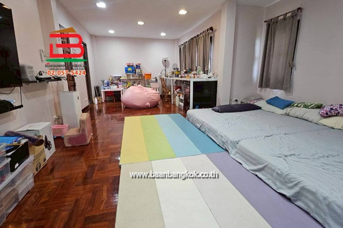 For SaleLandPattanakan, Srinakarin : Land with buildings, area 1 rai, Soi On Nut 17, Intersection 13, Sukhumvit Road 77, Suan Luang Subdistrict, Suan Luang District.