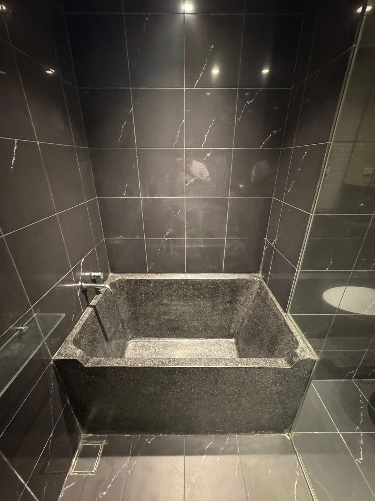 ขายคอนโดสุขุมวิท อโศก ทองหล่อ : Siamese Gioia Sukhumvit 31 / 2 Bedrooms (SALE WITH TENANT), ไซมิส จอยญ่า สุขุมวิท 31 / 2 ห้องนอน (ขายพร้อมผู้เช่า) NA030