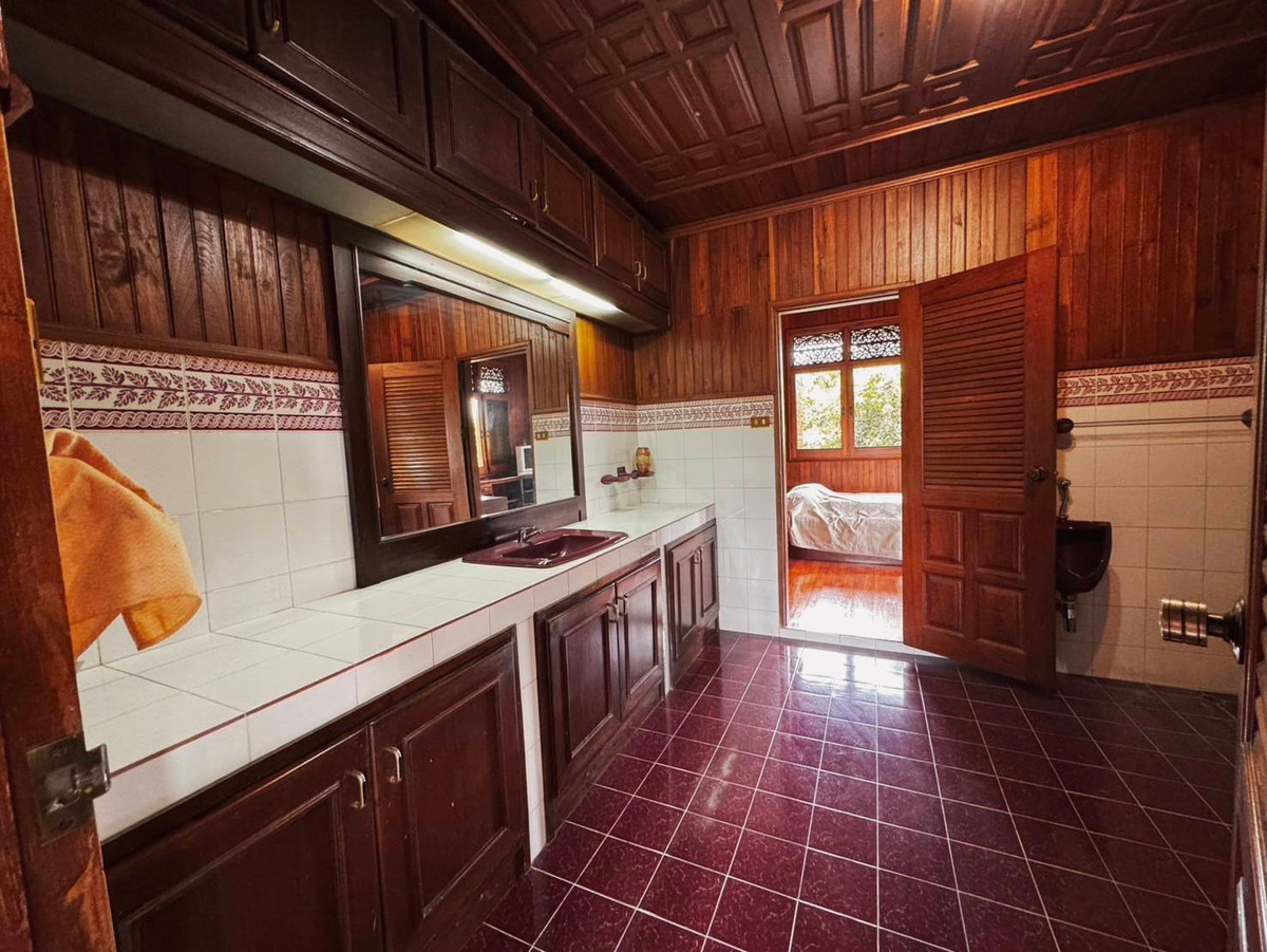 ขายที่ดินเชียงใหม่ : 95873 - ขายที่ดินพร้อมบ้านไม้สักทอง ใจกลางทำเลทองเชียงใหม่