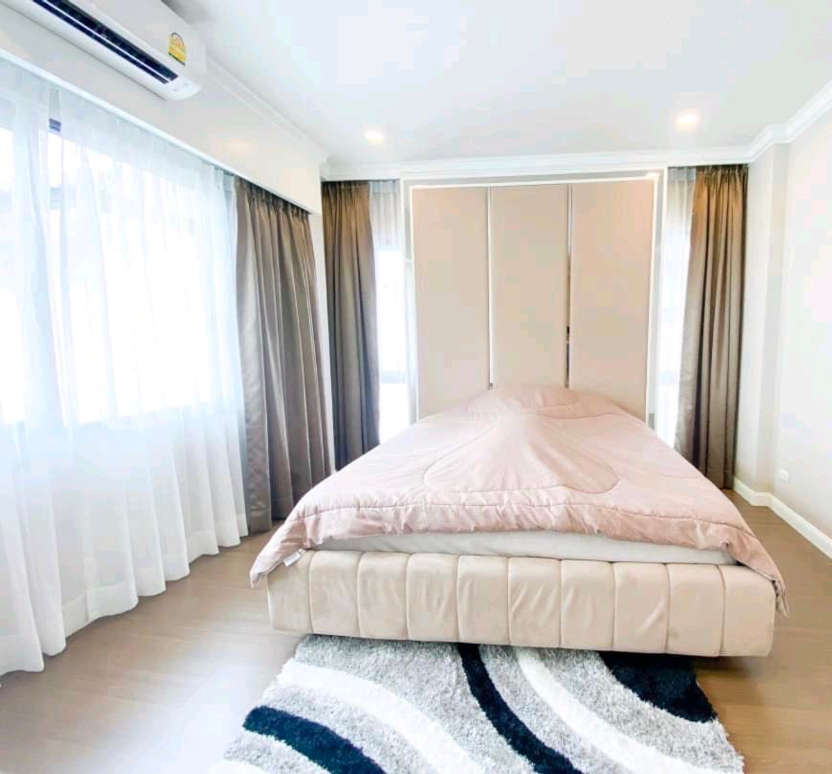 For RentHouseBangna, Bearing, Lasalle : For Rent 4 Bedrooms The City Bangna Km7 Call: 083-966-3665