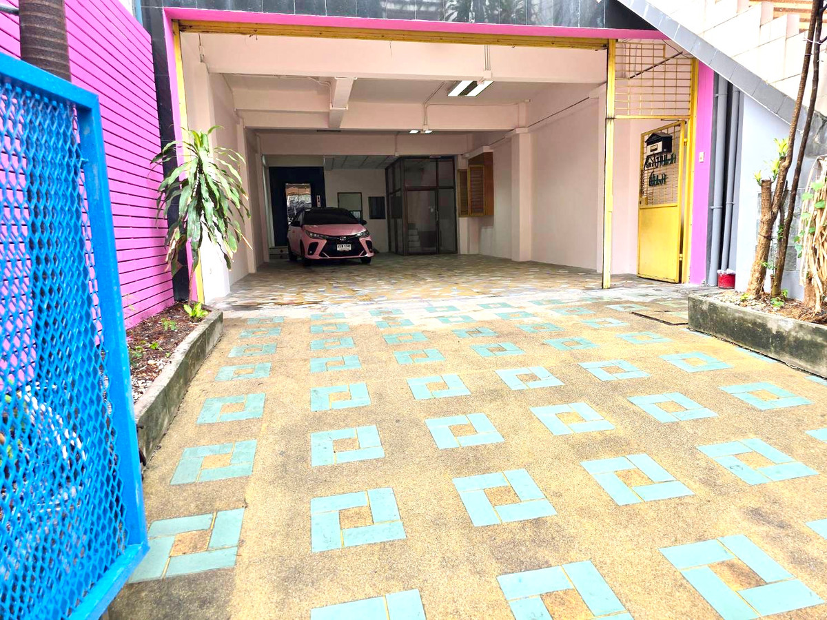 For SaleShop HouseVipawadee, Don Mueang, Lak Si : Commercial Building Vibhavadi 2 / 7 Office Room (FOR SALE) BNS016