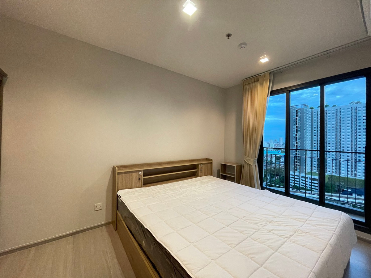 For RentCondoThaphra, Talat Phlu, Wutthakat : Life Sathorn SIerra, beautiful room, size 40 sq m. 1 bedroom Plus, available for rent, please inquire.