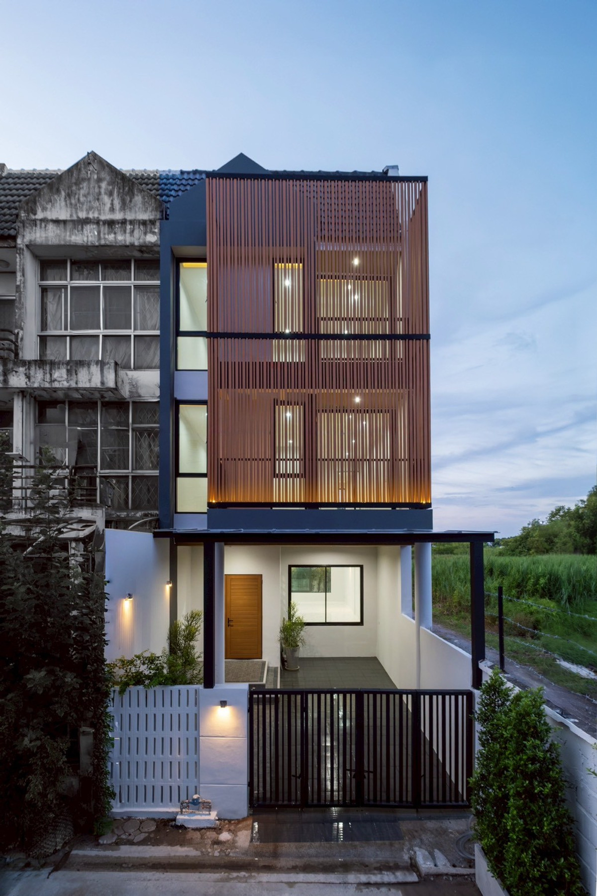 ขายโฮมออฟฟิศนวมินทร์ รามอินทรา : ขาย ทาวน์โฮม 3 ชั้น คู้บอน 27 แยก2 ใกล้รถไฟฟ้าสายสีชมพู