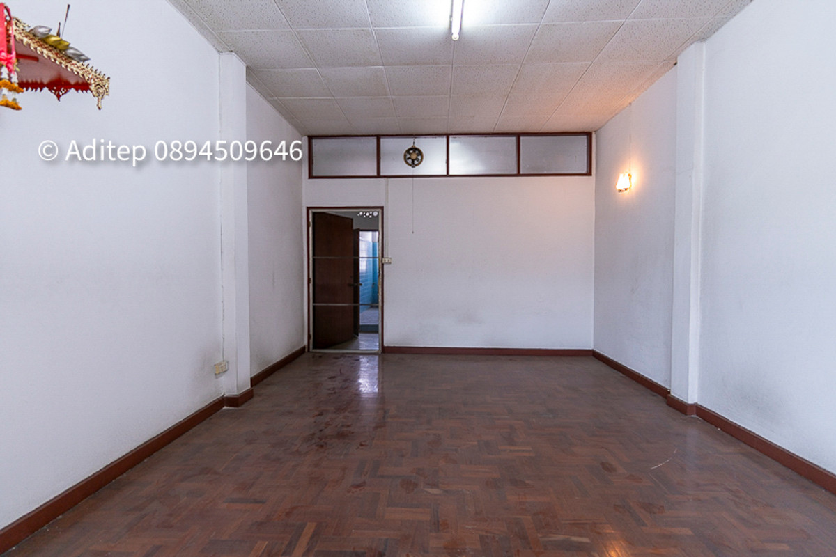 For SaleShop HousePinklao, Charansanitwong : Commercial building for sale on Thonburi side, 3 and a half floors, 22.2 sq m., walk to MRT Charan 13, only 150 meters | Soi Commerce Thonburi 4