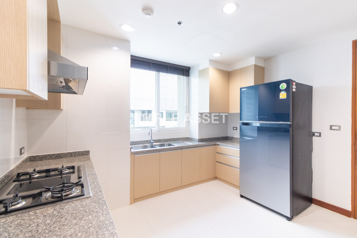 For RentSukhumvit, Asoke, Thonglor : Line ID: @zimple_asset Luxury aprtment in center of sukhumvit. Offering premium facilities for an elevated living experience. Surrounded by leading shopping malls in a prime location.