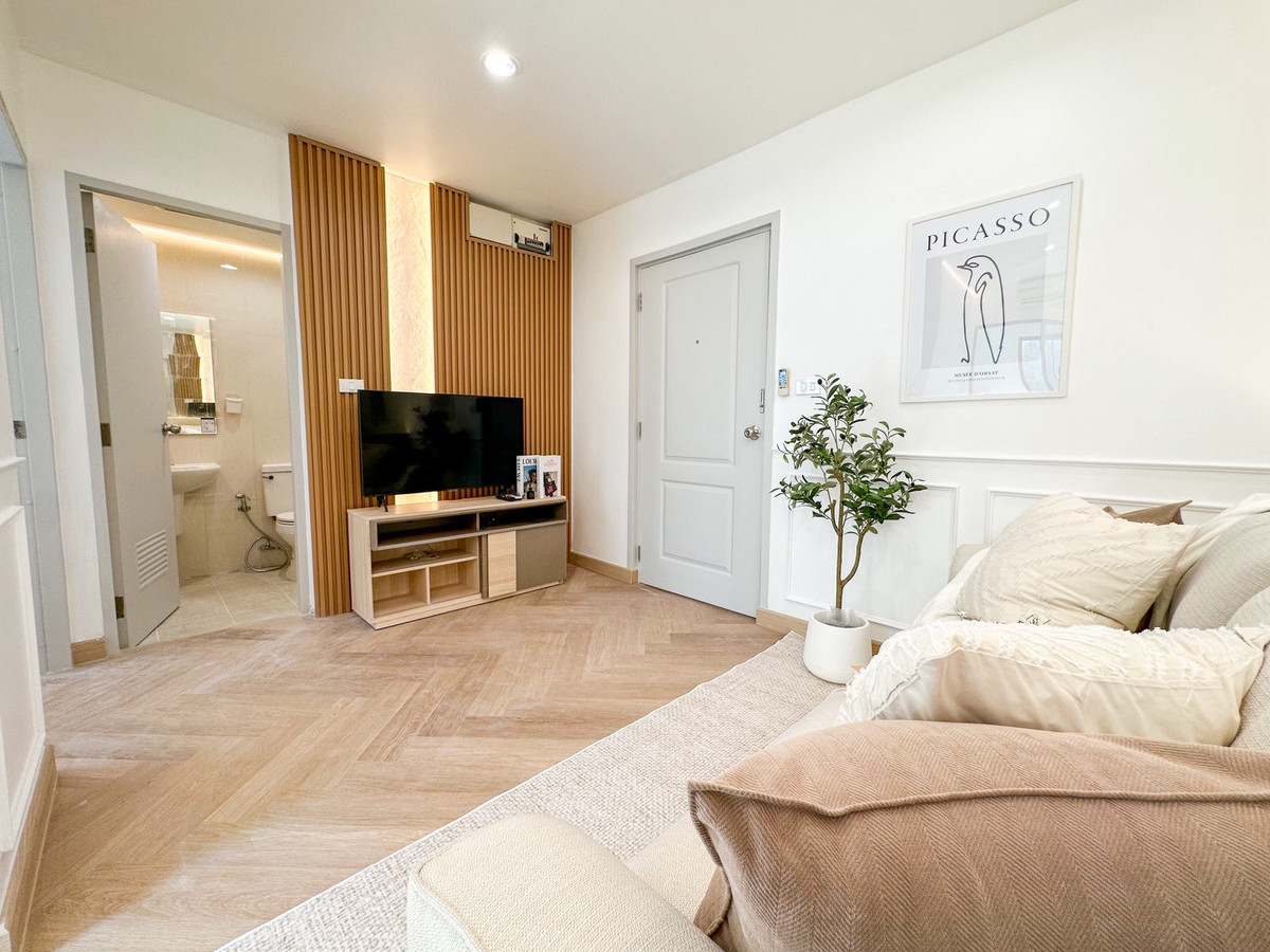 ขายคอนโดบางนา แบริ่ง ลาซาล : 🔥 [HOT DEAL] ลดแรง 2 แสน!  🌟 ขาย iCondo สุขุมวิท 105 (ลาซาล)  🍳 ครัวแยกกั้นกระจก  🎁 เฟอร์ฯ ใหม่ครบพร้อมอยู่ !