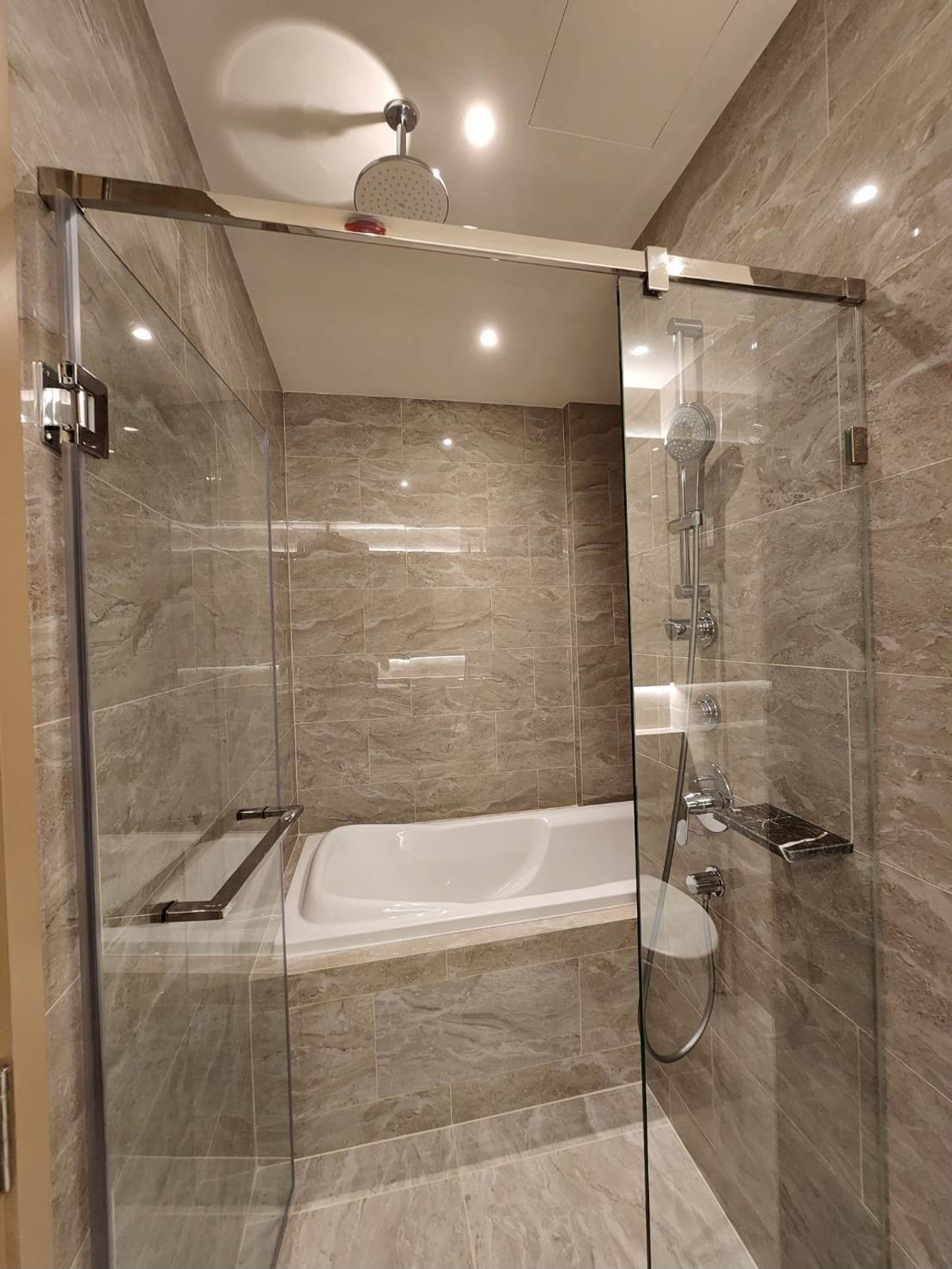 For RentCondoRama9, Petchburi, RCA : ✨Condo for Rent : Ashton Asoke – Rama 9 (AP-02) ( line : @condo91 )