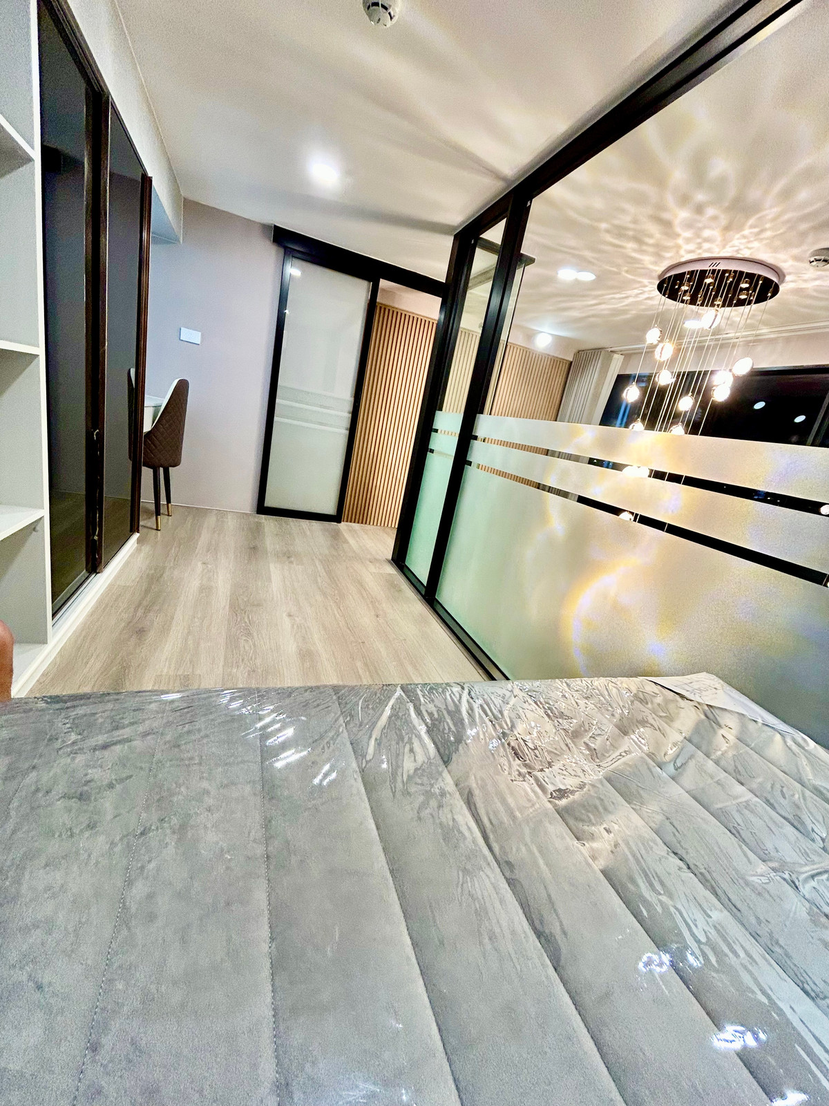 For RentCondoOnnut, Udomsuk : 🏙️ KnightsBridge Space Sukhumvit - Rama 4 ✨ Very beautiful room! High ceiling, airy, good location