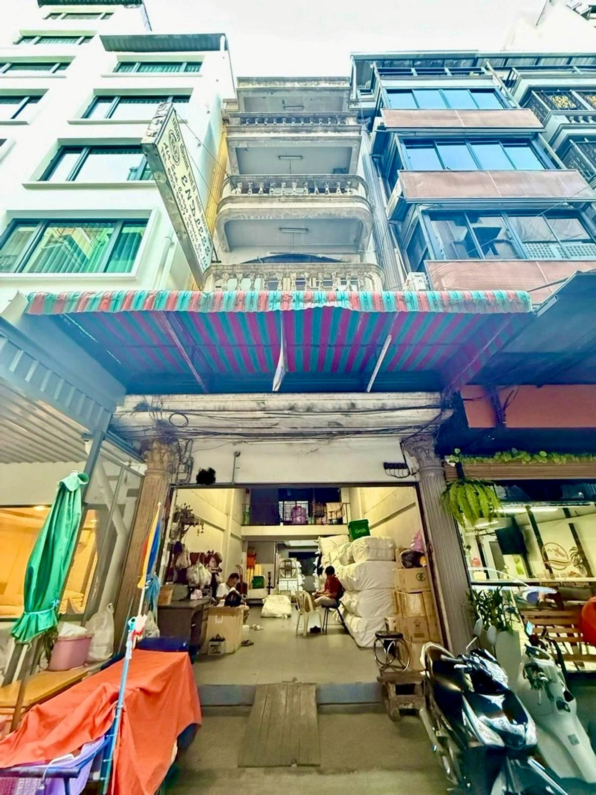 ขายอาคารพาณิชย์ราชเทวี พญาไท : ขายอาคารพาณิชย์ 5 ชั้น พร้อมผู้เช่า ลงทุนสุดคุ้มค่า ทำเลทองคำ! ใกล้แหล่งช้อปปิ้ง (N.2067)