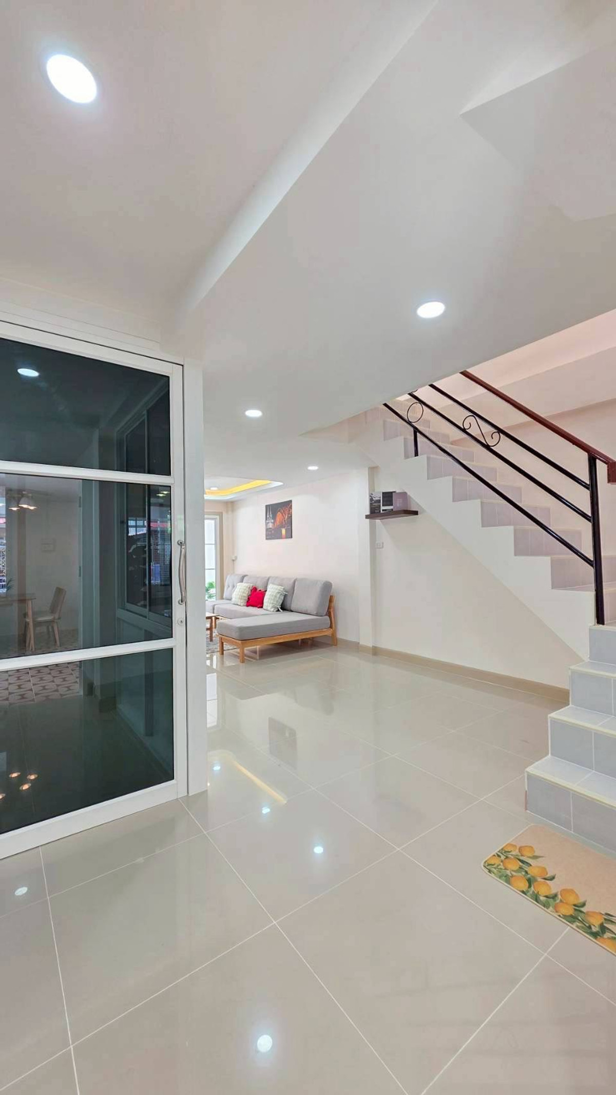 ขายทาวน์โฮมนนทบุรี บางใหญ่ บางบัวทอง : ขายทาวน์เฮ้าส์พระปิ่น 3 หลังริม 30 ตร.ว. 4 นอน มีระเบียงเทอเรส ติดถนนกาญจนาฯ ฟรีโอน