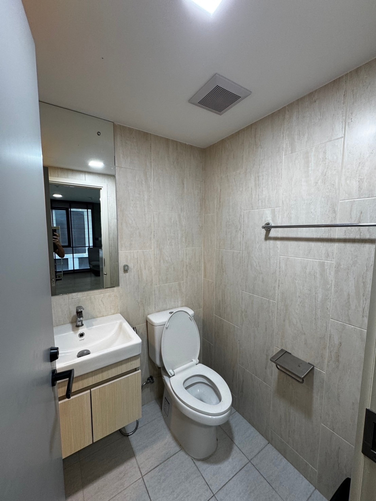 ขายคอนโดโชคชัย4 ลาดพร้าว71 : ขายคอนโด ห้องหัวมุม!! ใกล้ รถไฟฟ้า สถานีโชคชัย 4 ยินดีให้คำปรึกษา จองก่อนได้ก่อน✨แอทโมท ลาดพร้าว 71