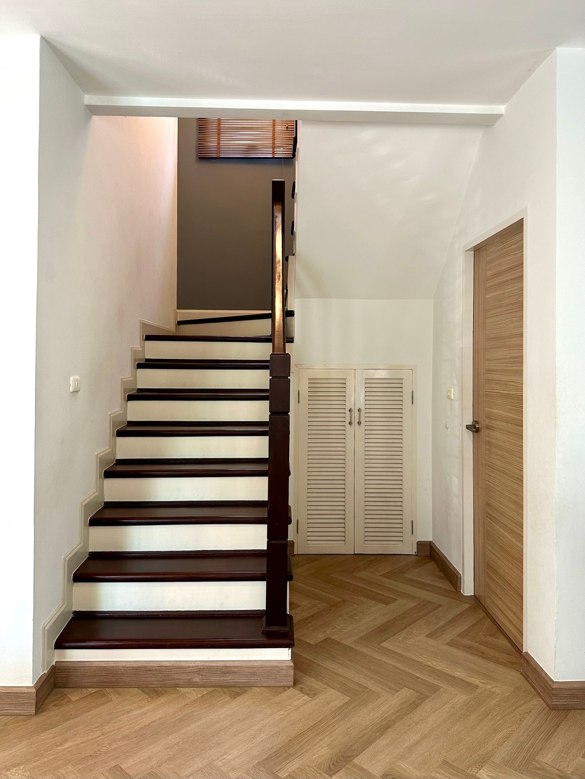 ขายบ้านมีนบุรี-ร่มเกล้า : ขายบ้านเดี่ยว 2 ชั้น Perfect Place รามคำแหง 164 Private Zone บ้านสวยบรรยากาศร่มรื่น ครัวขนาดใหญ่ พร้อมห้องอเนกประสงค์ อยู่สบาย ใกล้รถไฟฟ้าและกรุงเทพกรีฑาตัดใหม่