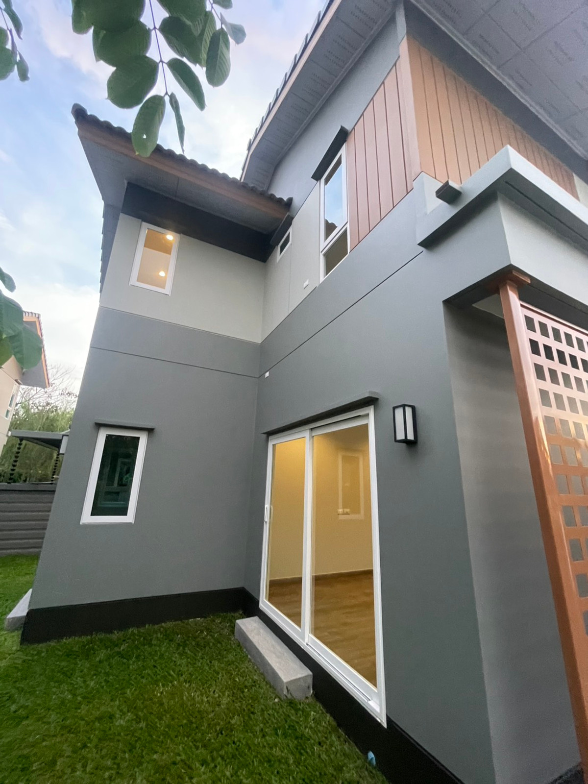 ขายบ้านอยุธยา : ขออนุญาต แอดมินครับ ขายบ้านหมู่บ้าน อณาสิริ อยุธยา 2 เกาะเรียน  บ้านเดี่ยว 4 ห้องนอน 4 ห้องน้ำ 