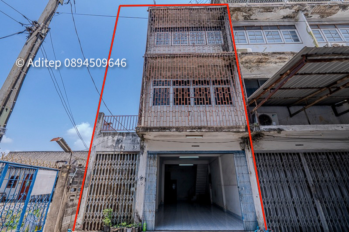 For SaleShop HousePinklao, Charansanitwong : Commercial building for sale on Thonburi side, 3 and a half floors, 22.2 sq m., walk to MRT Charan 13, only 150 meters | Soi Commerce Thonburi 4