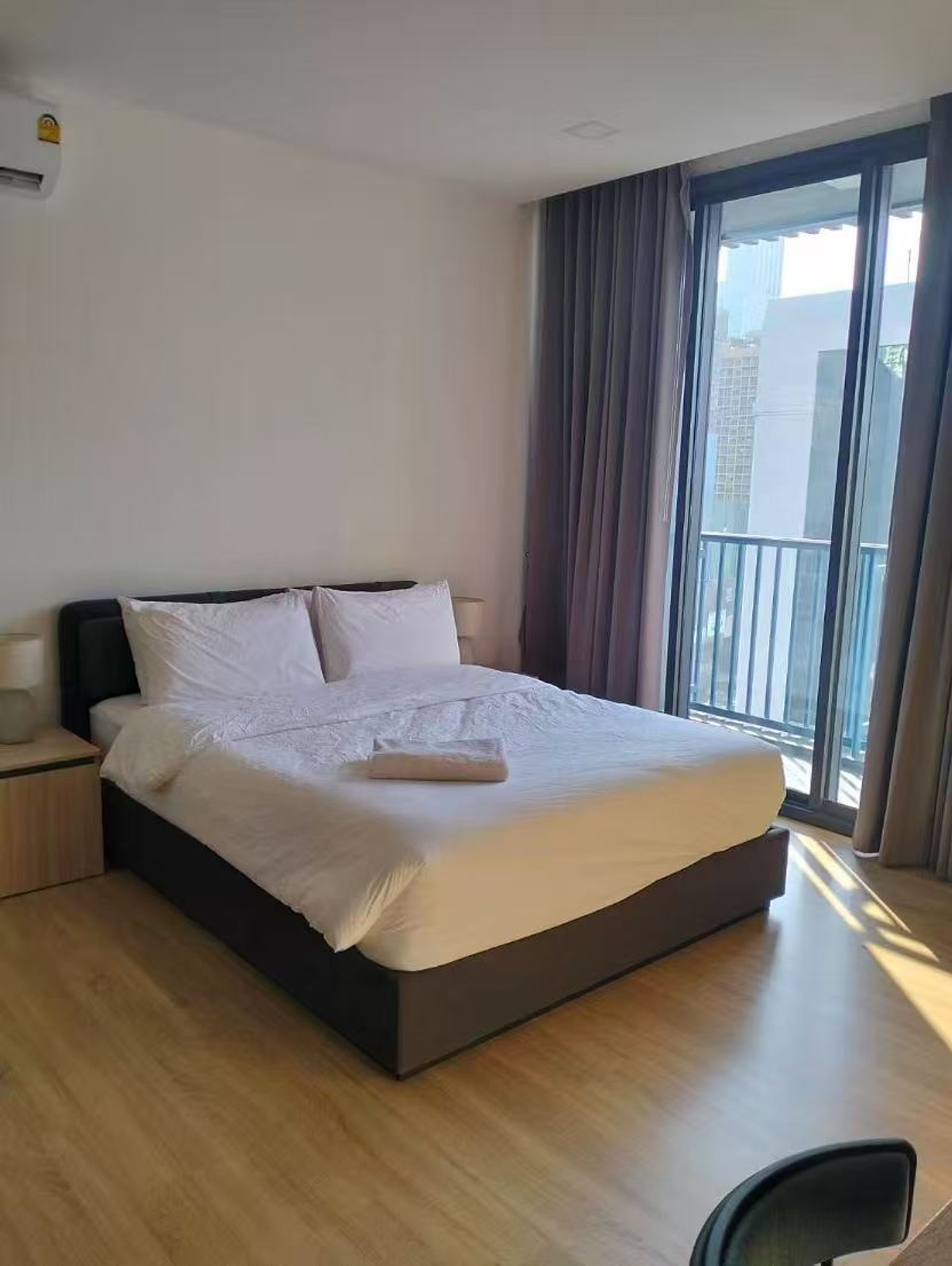 For RentCondoRatchathewi,Phayathai : XT Phayathai | High Floor Living in the Heart of Phayathai one bedroom condo rent 23,000 thb