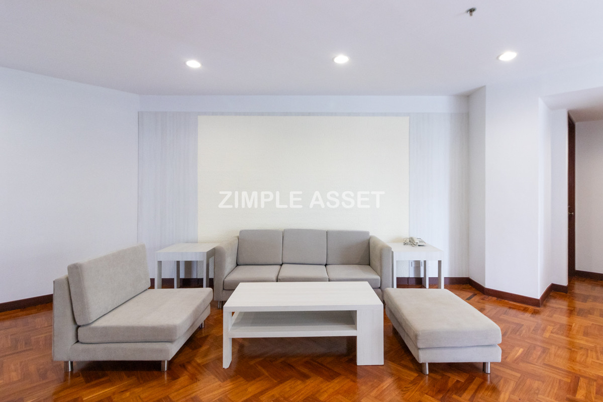 For RentSukhumvit, Asoke, Thonglor : Line ID: @zimple_asset  A luxurious residential in Sukhumvit 24. Fully furnished with complete facilities, offering a comfortable “home-like” atmosphere in a prime location with convenient access to BTS and shopping center. Pet friendly🐶