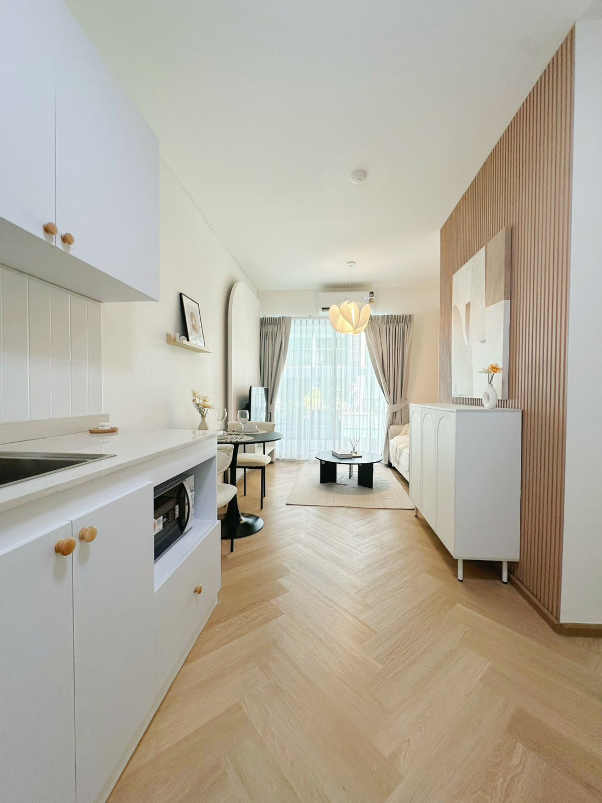 ขายคอนโดพระราม 9 เพชรบุรีตัดใหม่ RCA : ขาย คอนโดรีโนเวท ใกล้MRTพระราม9🌊✨ริมสระ pool access 3.19ลบ One Bedroom 48sq.m พร้อมอยู่ นัดชมเลย 084-976-1441