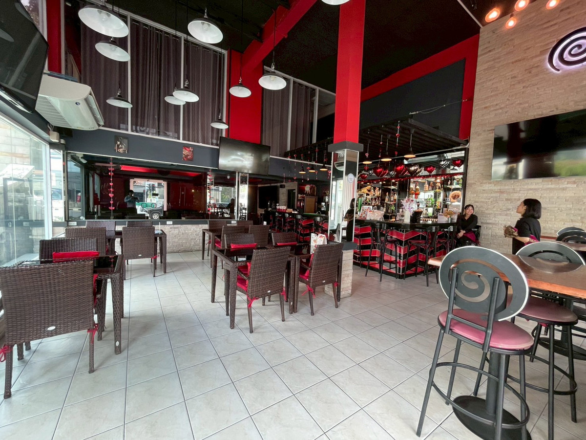 ให้เช่าอาคารพาณิชย์พัฒนาการ ศรีนครินทร์ : ให้เช่าอาคารพาณิชย์ 2 คูหา ตึกมุม ริมถนนพัฒนาการ ใกล้ซอยพัฒนาการ 30 (ซอยหมู่บ้านปัญญา)  อาคารพาณิชย์ขนาดใหญ่ เหมาะสำหรับทำสำนักงาน คลินิก สถาบันการศึกษา โชว์รูม หรือธุรกิจหลากหลายประเภท ทำเลติดถนนใหญ่ เดินทางสะดวก