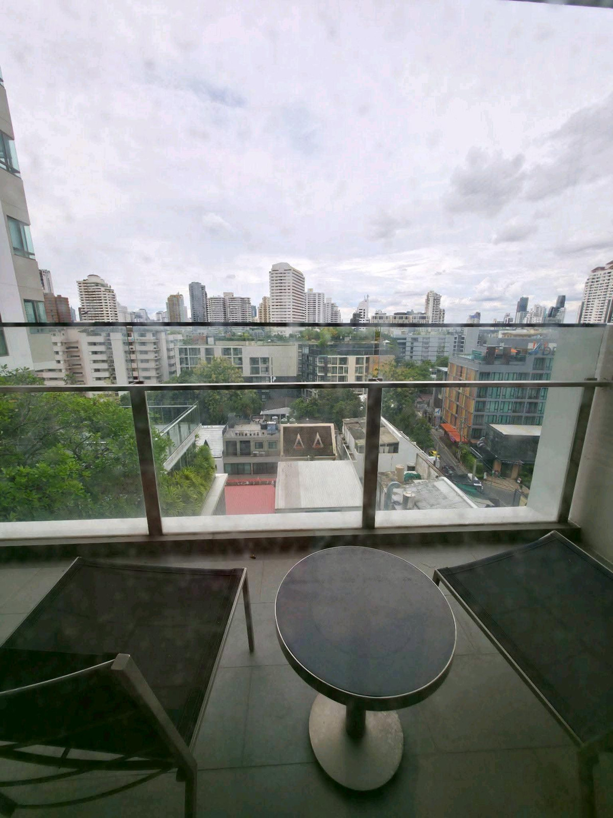 ให้เช่าคอนโดสุขุมวิท อโศก ทองหล่อ : 🐶🐶 Spacious 2-Bedroom  of Pet Friendly Residence near BTS Thonglor