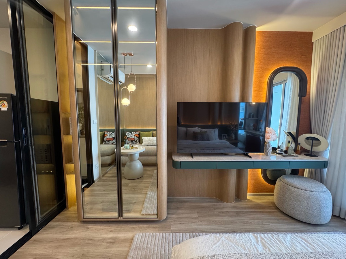 ขายคอนโดสุขุมวิท อโศก ทองหล่อ : ✨ Culture Thonglor 🚆 Only 250 meters from BTS Thonglor – easy walk!
🛏 Studio📏 26 sq.m.💰 Price: 3.99 MB
☎️Phat 064-642-8664