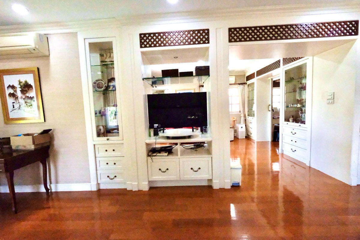 ขายบ้านปิ่นเกล้า จรัญสนิทวงศ์ : ✨คฤหาสน์ส่วนตัว บนพื้นที่1ไร่1งาน2ตร.ว. กรุงเทพ ตลิ่งชัน หมู่บ้าน กฤษดานคร14 (Luxury House Krissadanakorn14)