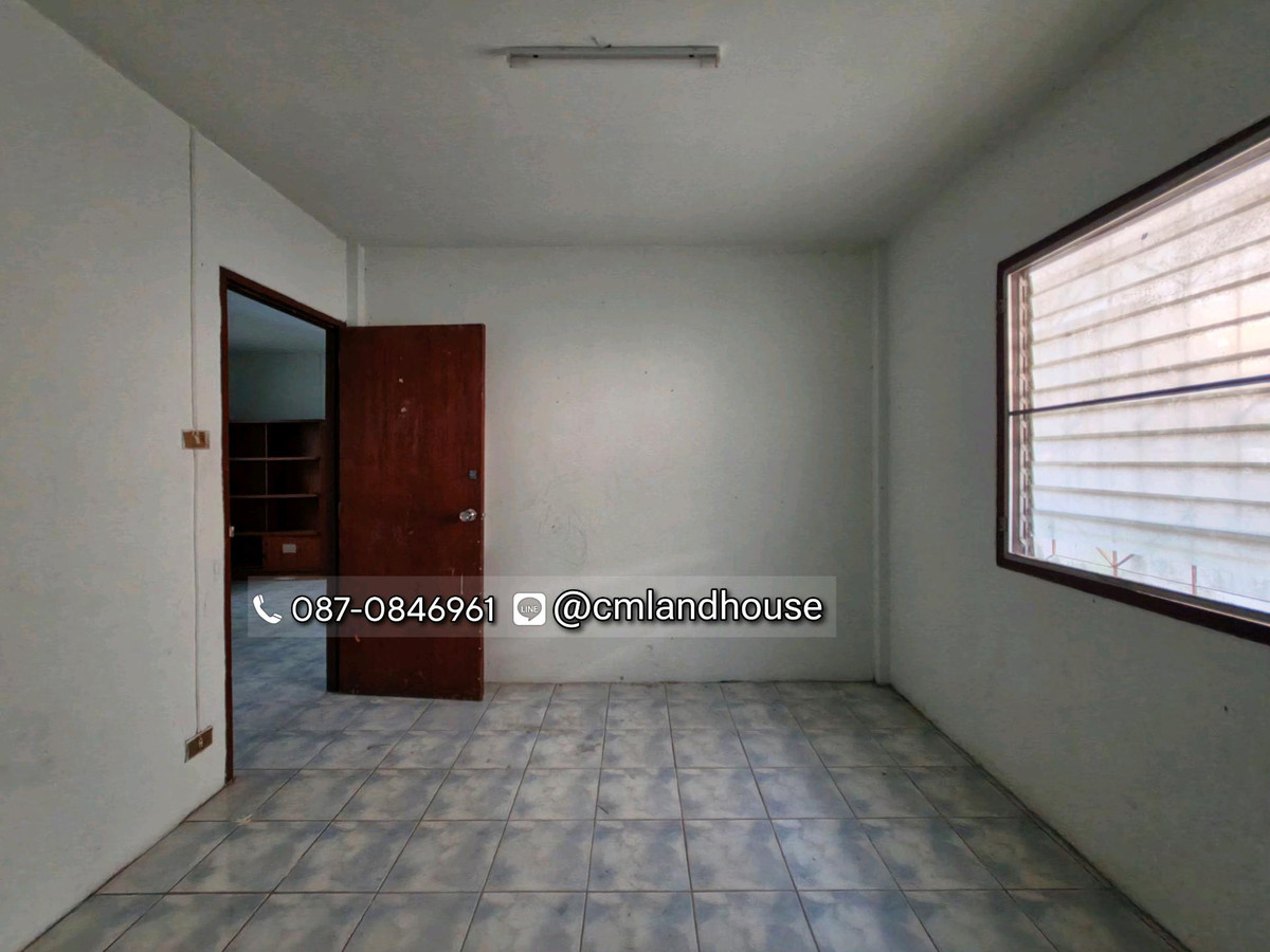 ขายบ้านเชียงใหม่ : ถูกกว่าคุ้มกว่าคอนโด! บ้านวรุณนิเวศน์ ต.แม่เหียะ อ.เมือง ใกล้แยกแม่เหียะ บิ๊กซี แม็คโคร IKEA 2 กม. ใกล้เซ็นทรัลแอร์พอร์ต 4 กม. ใกล้สนามบิน 5 กม. (ขายตามสภาพต้องปรับปรุง)