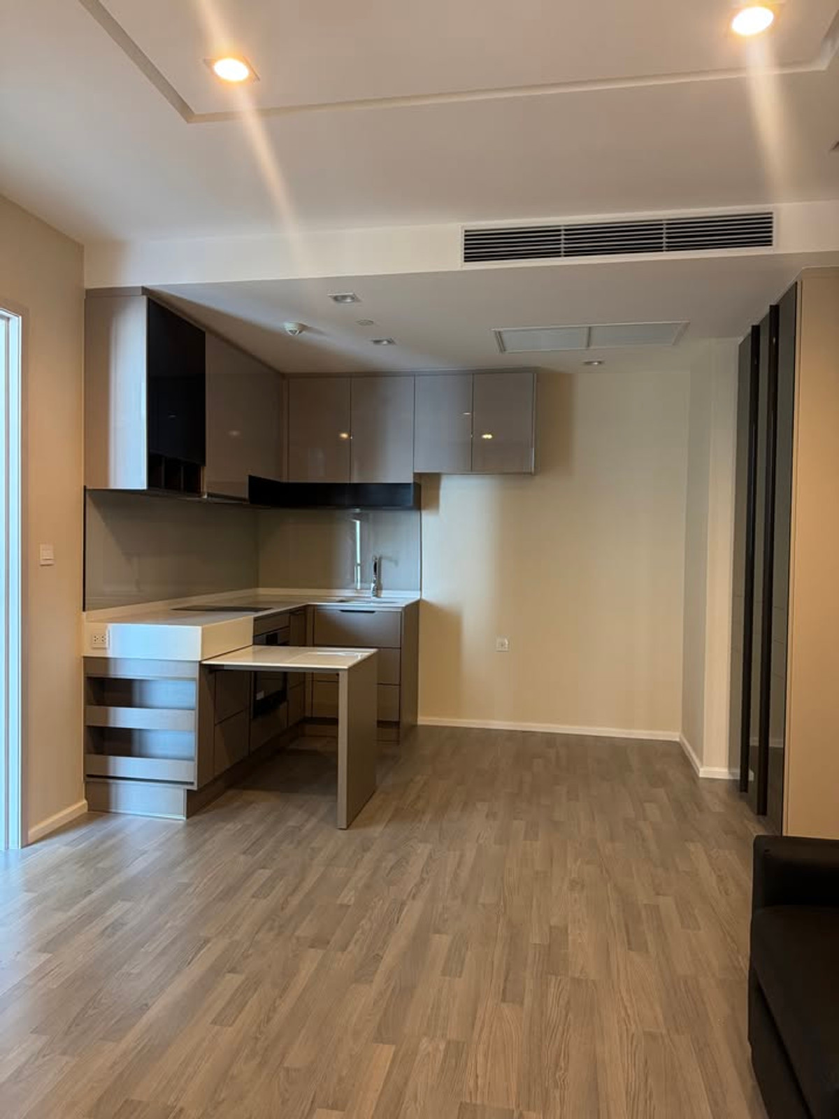 ให้เช่าคอนโดบางซื่อ วงศ์สว่าง เตาปูน : 🔥🔥 ให้เช่า 333 Riverside 🔥🔥  📍 ริมแม่น้ำเจ้าพระยา (ติด BTS บางโพ เดินทางสะดวก)  🛏 1 ห้องนอน 1 ห้องน้ำ 📐 ขนาด 47 ตร.ม. | ชั้น 26