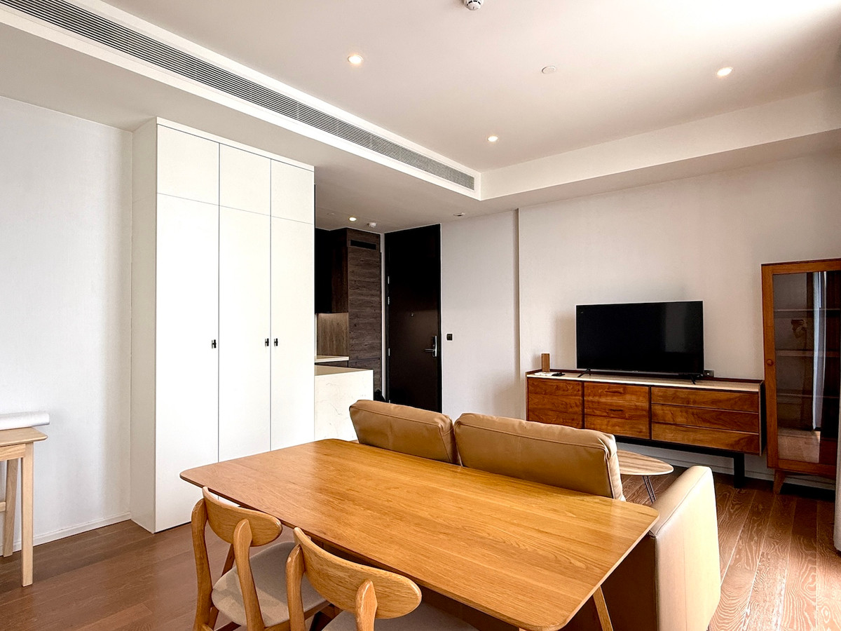 ให้เช่าคอนโดวิทยุ ชิดลม หลังสวน : คอนโด 1 ห้องนอน ซอยต้นสนย่านหลังสวน ใกล้สวนลุมพินี