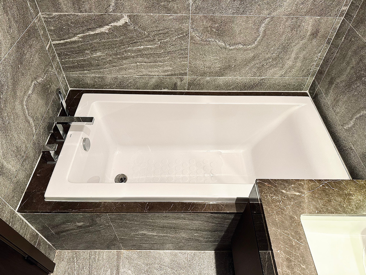 ขายคอนโดสุขุมวิท อโศก ทองหล่อ : The Esse Sukhumvit 36 / 1 Bedroom (FOR SALE), ดิ เอส สุขุมวิท 36 / 1 ห้องนอน (ขาย) NA061