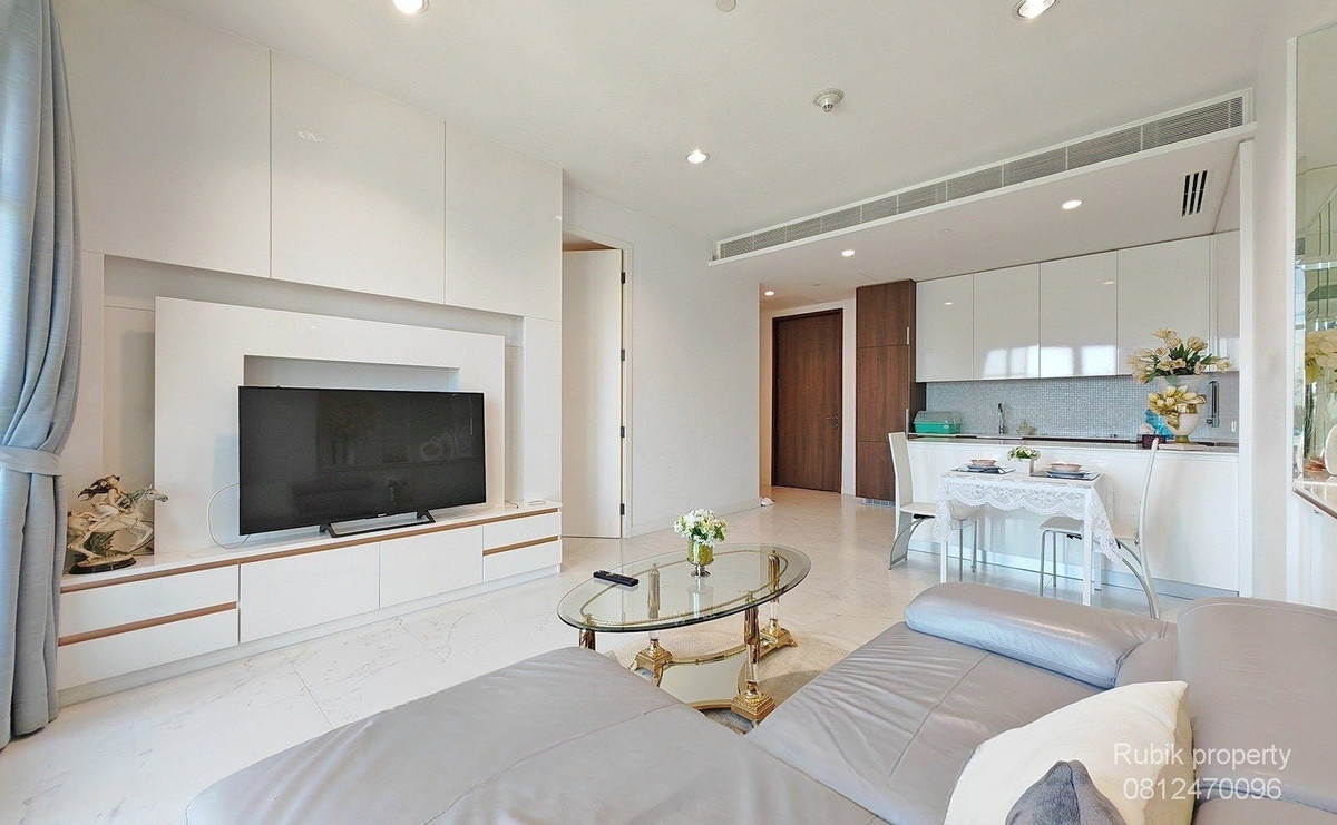 For RentCondoWitthayu, Chidlom, Langsuan, Ploenchit : ✨ **Luxury condo for rent 185 Rajadamri (Lang Suan - Ratchadamri)** RB1843 Prime location next to Lumpini Park in the heart of Bangkoks CBD 🌿🏙