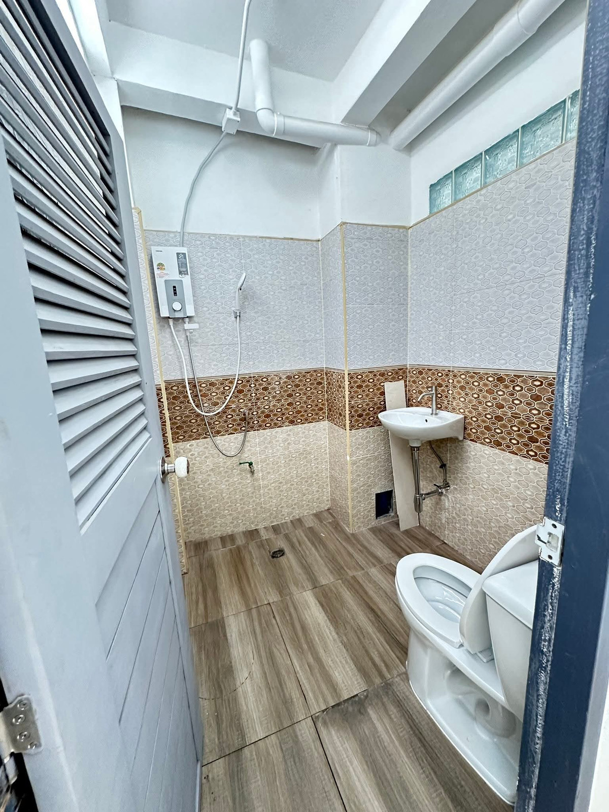 ให้เช่าทาวน์โฮมบางซื่อ วงศ์สว่าง เตาปูน : ให้เช่าทาวน์โฮม 3 ชั้น ทำเลประชาชื่น ใกล้ ม.ธุรกิจบัณฑิตย์ (DPU) 