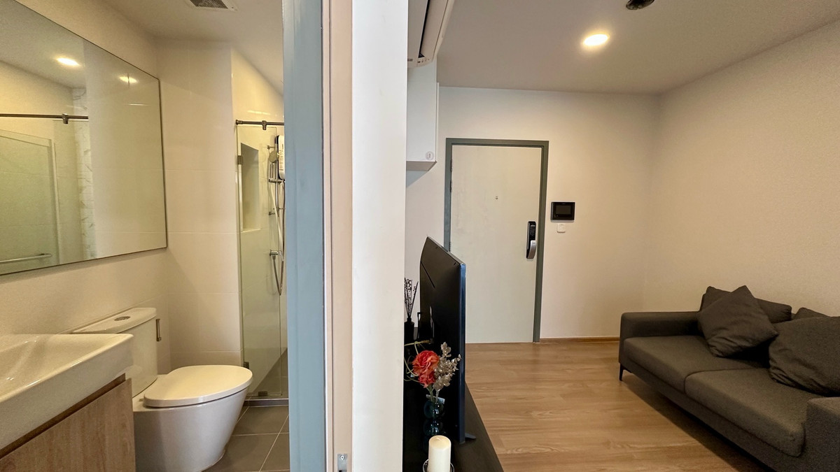 For RentCondoPinklao, Charansanitwong : Condo for rent, Chewathai Pinklao, near Siriraj, near Thammasat University, Tha Phrachan.