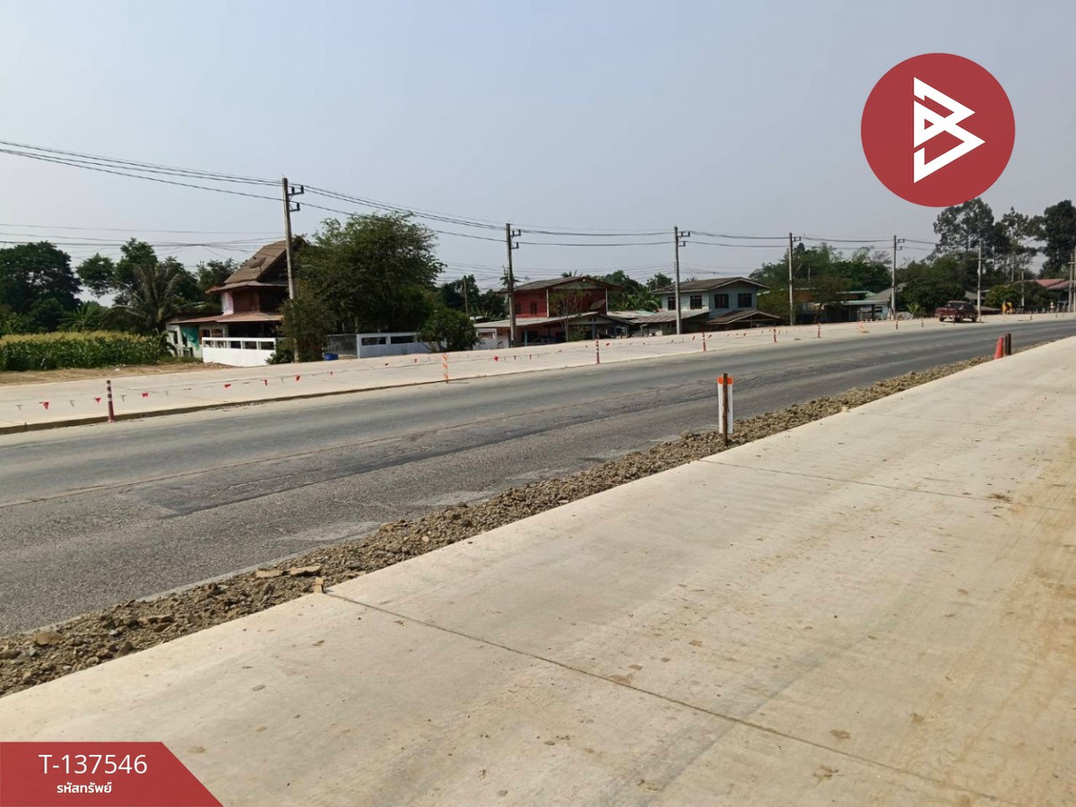 For SaleLandPhitsanulok : Beautiful plot of land for sale, area 233 sq m, next to the main road. Phitsanulok-Kamphaeng Phet