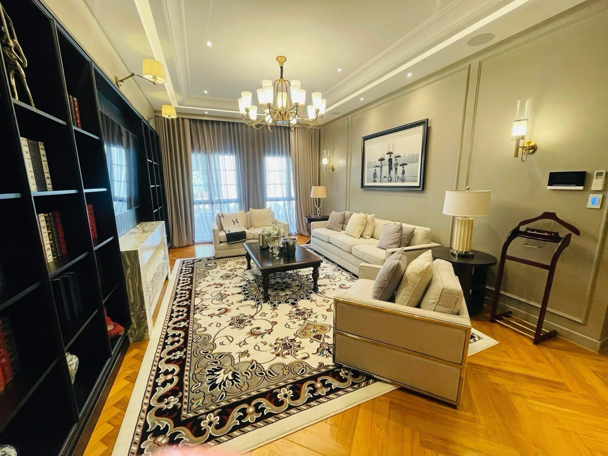 For RentHouseSukhumvit, Asoke, Thonglor : ✨For Sale and Rent luxury house Pool Villa 4+3 living rooms, 6 bathrooms. 864sq.m.Classic European style Sukhumvit 63 (Ekkamai 28)✨